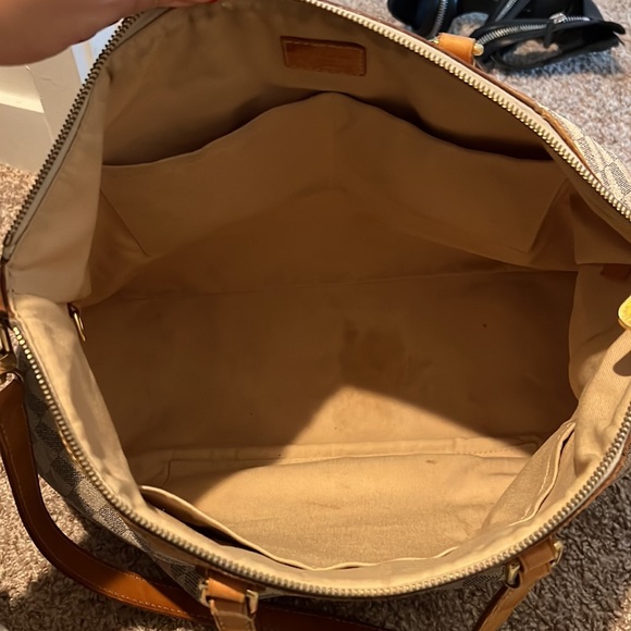 Louis Vuitton bag - Picture 4 of 7